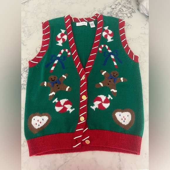 laura Gayle Sweaters - Laura Gayle Ugly Christmas Sweater Vest Petite Vest Gold Buttons EUC